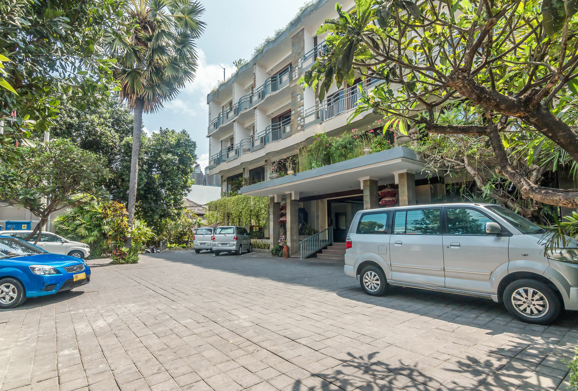 Zen Rooms Legian Melasti Kuta Lombok Buitenkant foto